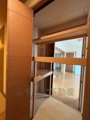 両側のお部屋から開けれる収納